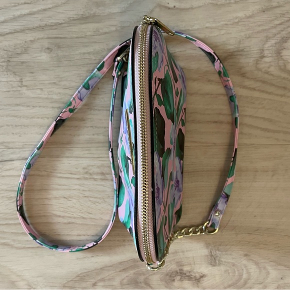 Steve Maden floral purse with gold tone hardware - Picture 10 of 11